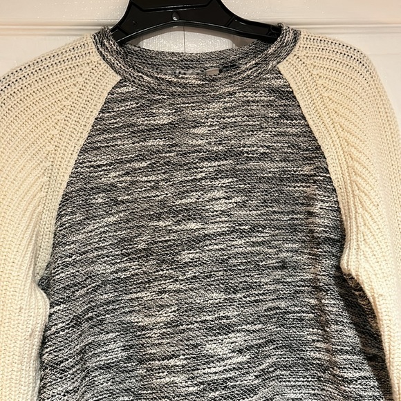 DOLAN Bell Sleeves Sweater - Picture 7 of 9